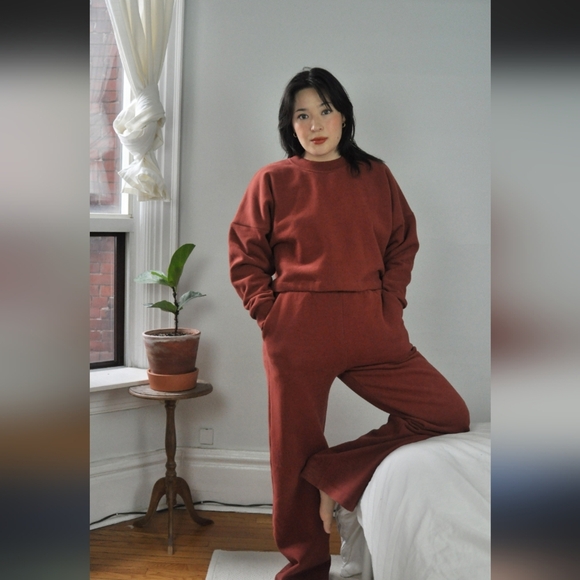 Odeyalo Brick Sweatshirt and Pants Set - Picture 1 of 2